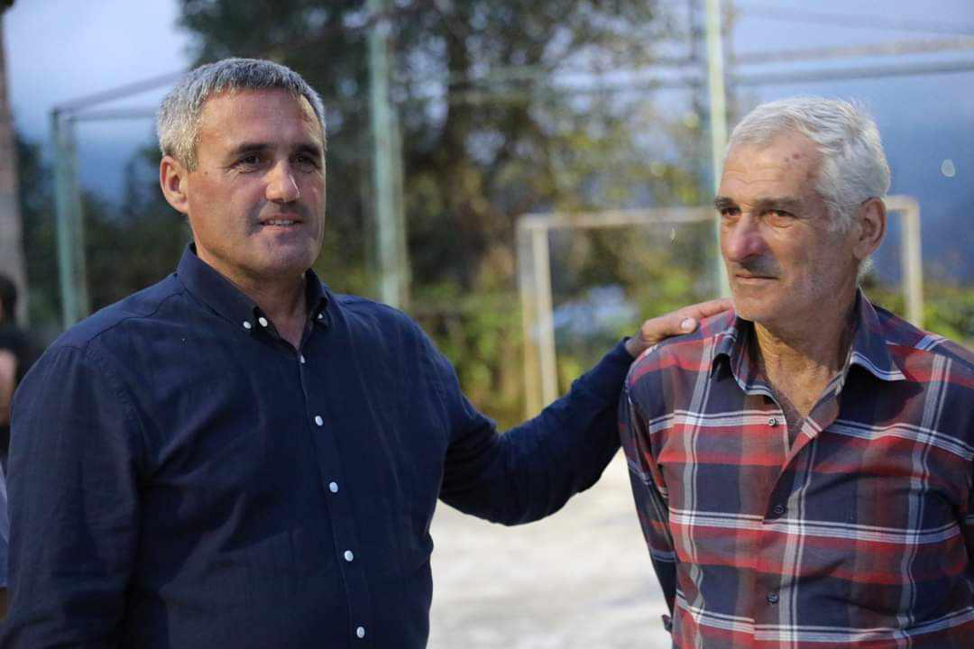 „ქართული ოცნებიდან" აჭარის უმაღლესი საბჭოს დელეგატი ხულოში ვახტანგ ბერიძე, ხულოს მოსახლეობასთან შეხვედრებს აგრძელებს