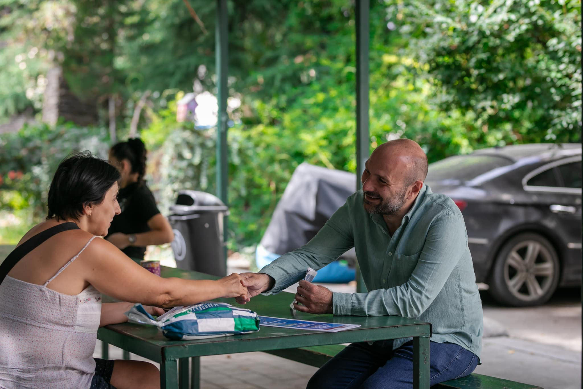 „ქართული ოცნების“ საბურთალოს დელეგატი აკაკი ალადაშვილი საარჩევნო კამპანიის ფარგლებში მოსახლეობასთან შეხვედრებს აგრძელებს