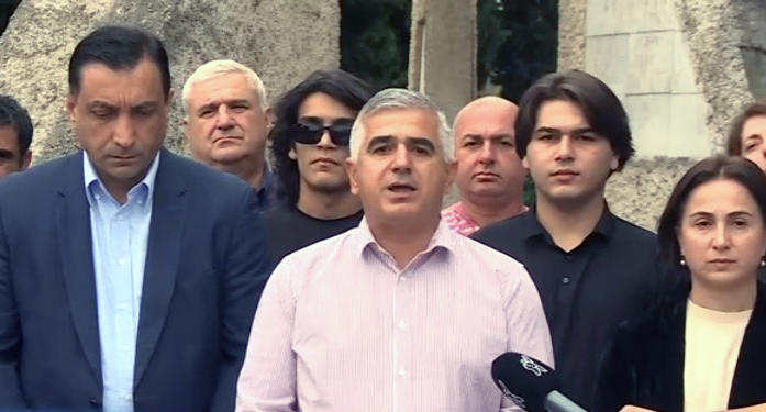 გიორგი ბოტკოველი - ივანიშვილის მიერ გამოცხადებული ღალატის ქრონიკის შემდეგ რუსეთმა არც დააყოვნა და მისი განცხადება მოიწონეს - ქაქუცა ჩოლოყაშვილისა და გიორგი ანწუხელიძის სამშობლოში ღალატი ვერასდროს გაიმარჯვებს