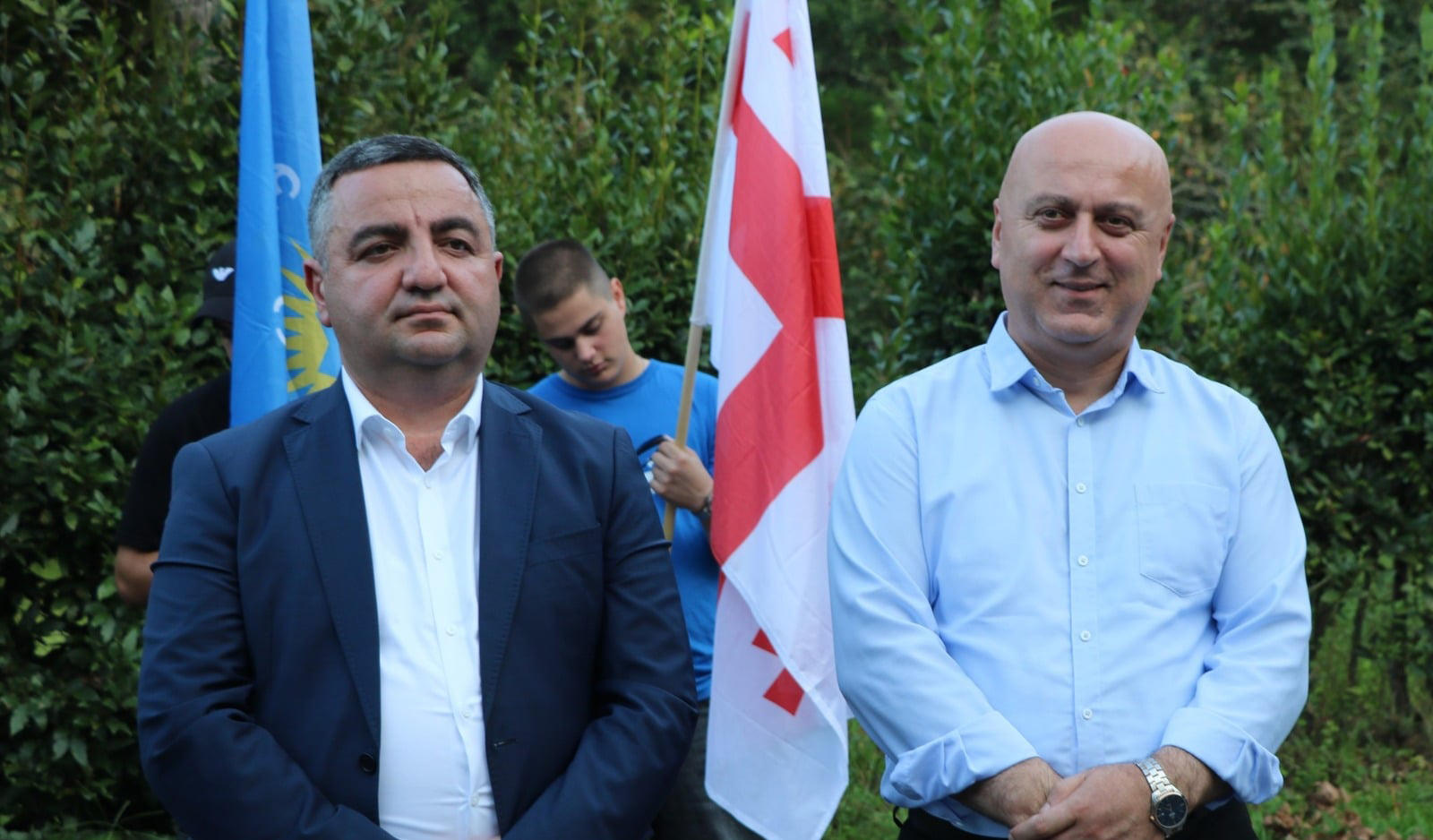 „ქართული ოცნებიდან“ აჭარის უმაღლესი საბჭოს დელეგატი ხელვაჩაურში მინდია დიასამიძე, ხელვაჩაურის მოსახლეობასთან საარჩევნო კამპანიის ფარგლებში შეხვედრებს მართავს