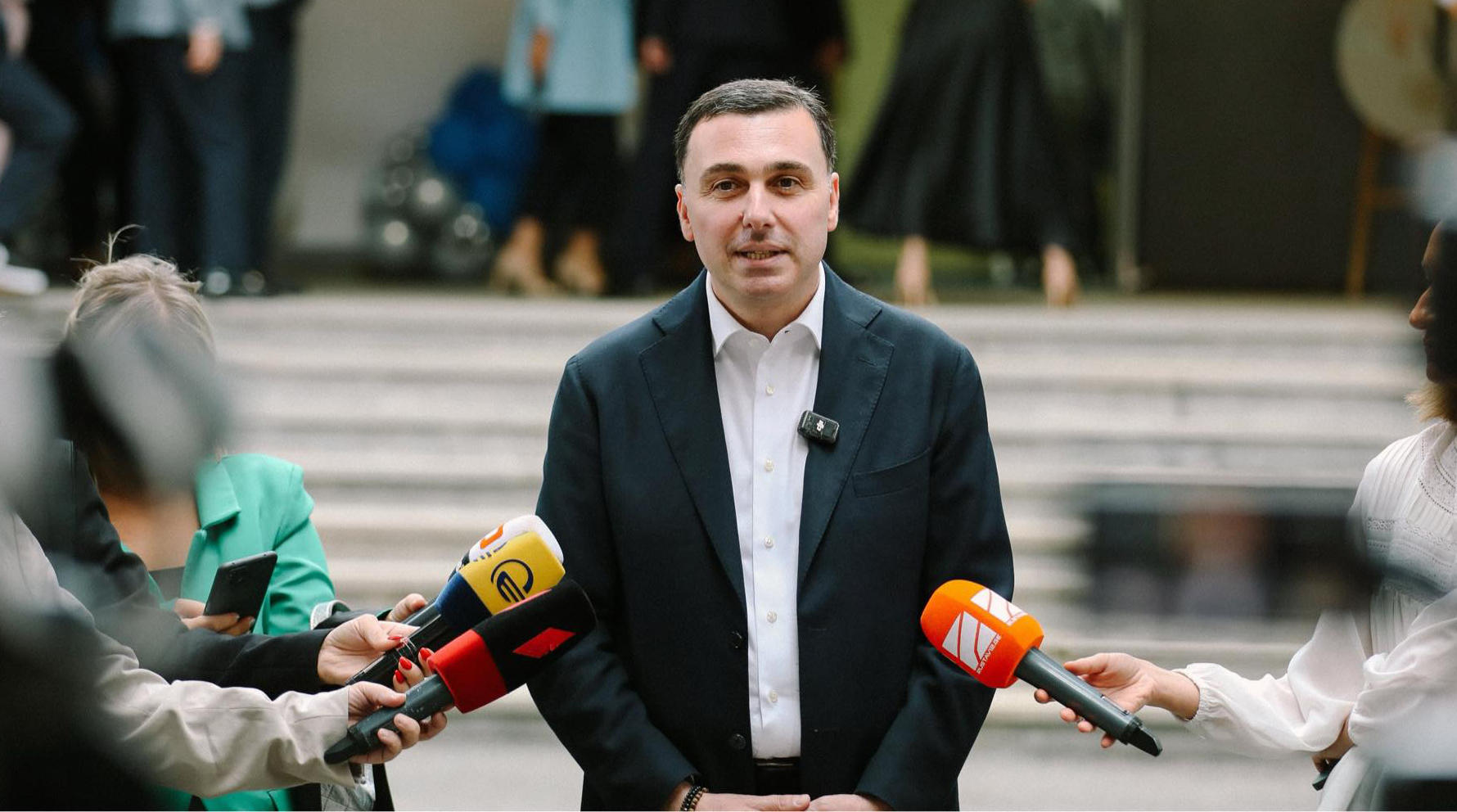 გიორგი ტყემალაძე - ახალი სასწავლო წლის დაწყებას ვულოცავ პედაგოგებსა და მოსწავლეებს, განსაკუთრებით მათ, ვისთვისაც დღეს პირველი ზარი დაირეკა