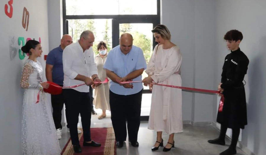 ხობის მერმა და საკრებულოს თავმჯდომარემ შუა ქვალონის და ნოჯიხევის სკოლები გახსნეს