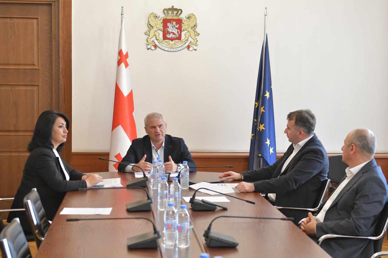 საპროცედურო საკითხთა და წესების კომიტეტმა პარლამენტის წევრის კითხვაზე რეაგირების თაობაზე იმსჯელა