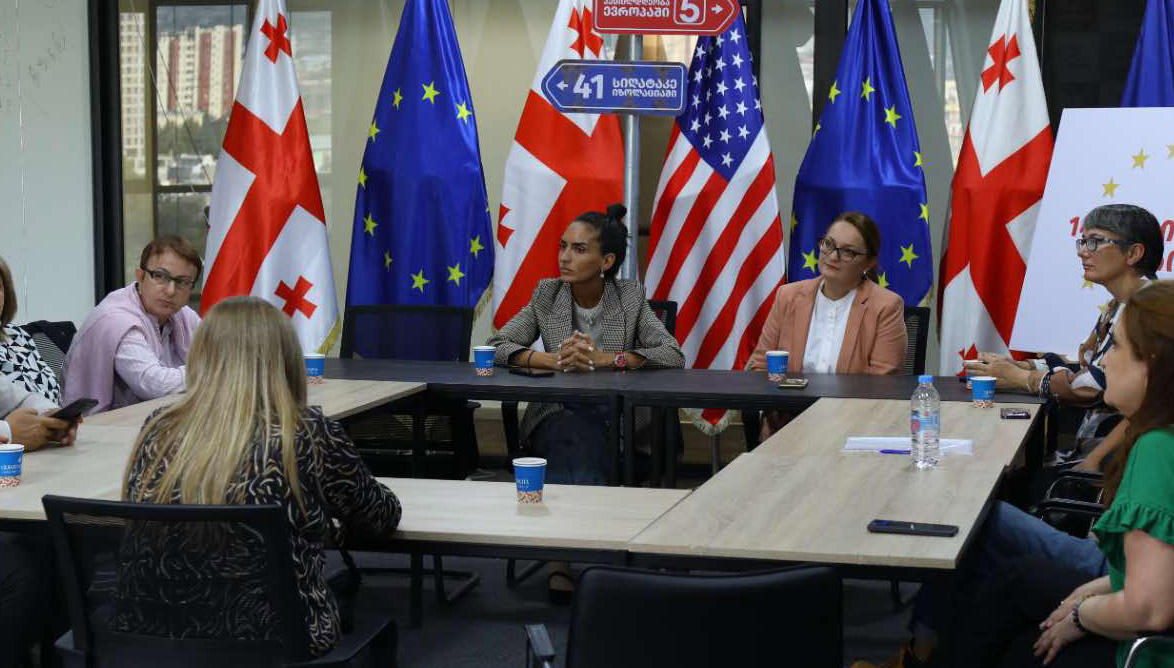 ნანა ტოხვაძე - დაპირისპირება, შუღლი და პროპაგანდით მართვა ხელისუფლების სავიზიტო ბარათია - მათ საარჩევნო მიზნებიდან გამომდინარე მასწავლებლები ერთმანეთს დაუპირისპირეს