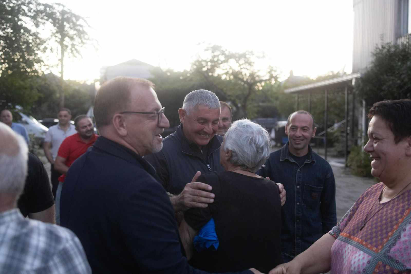 „ქართული ოცნების“ წინასაარჩევნო კამპანიის ფარგლებში, ქობულეთის დელეგატი გია ჭყონია მოსახლეობას შეხვდა