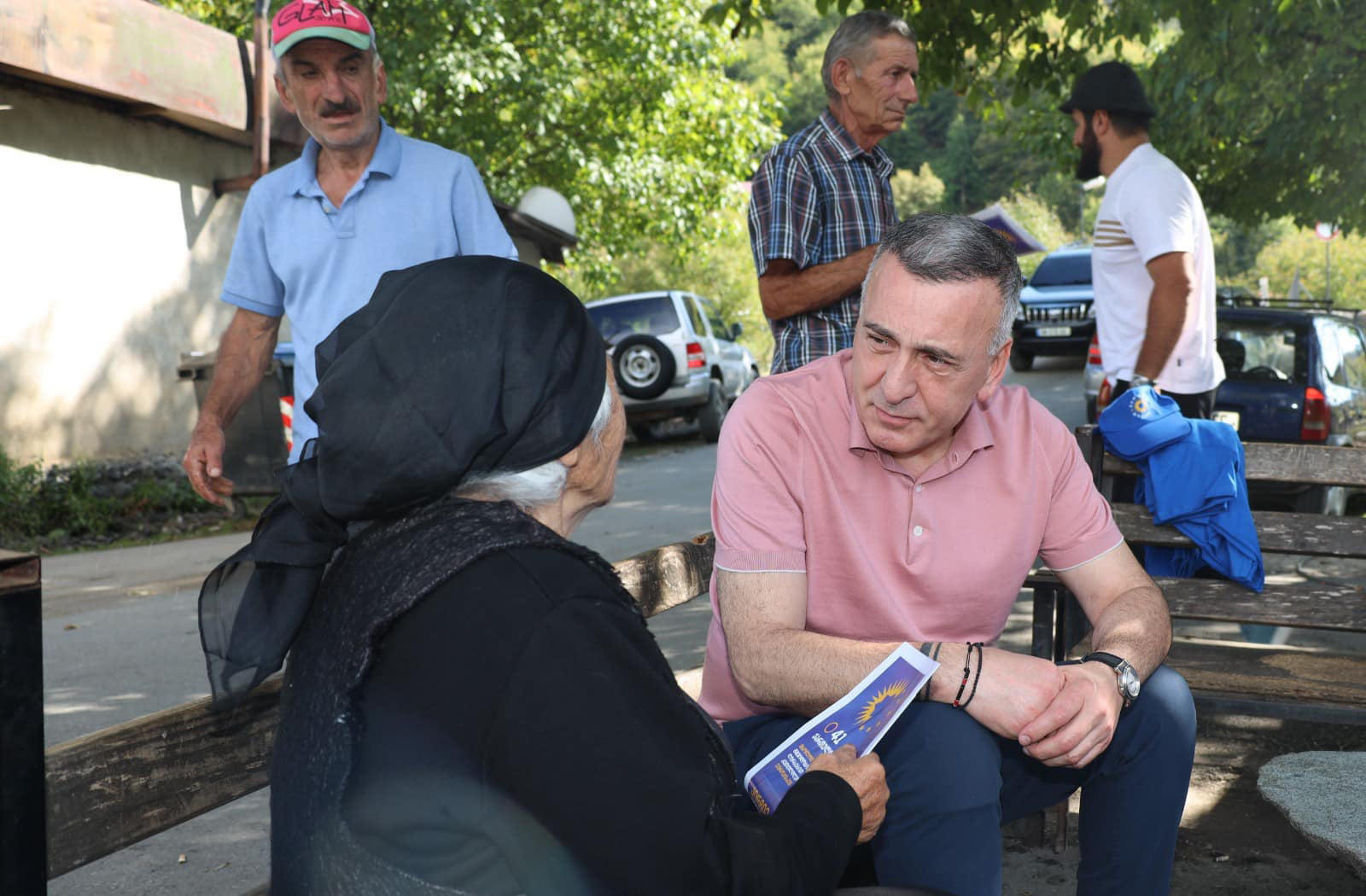 „ქართული ოცნების“ საარჩევნო კამპანიის ფარგლებში ონის მუნიციპალიტეტში მცხოვრებ მოსახლეობასთან შეხვედრები გრძელდება