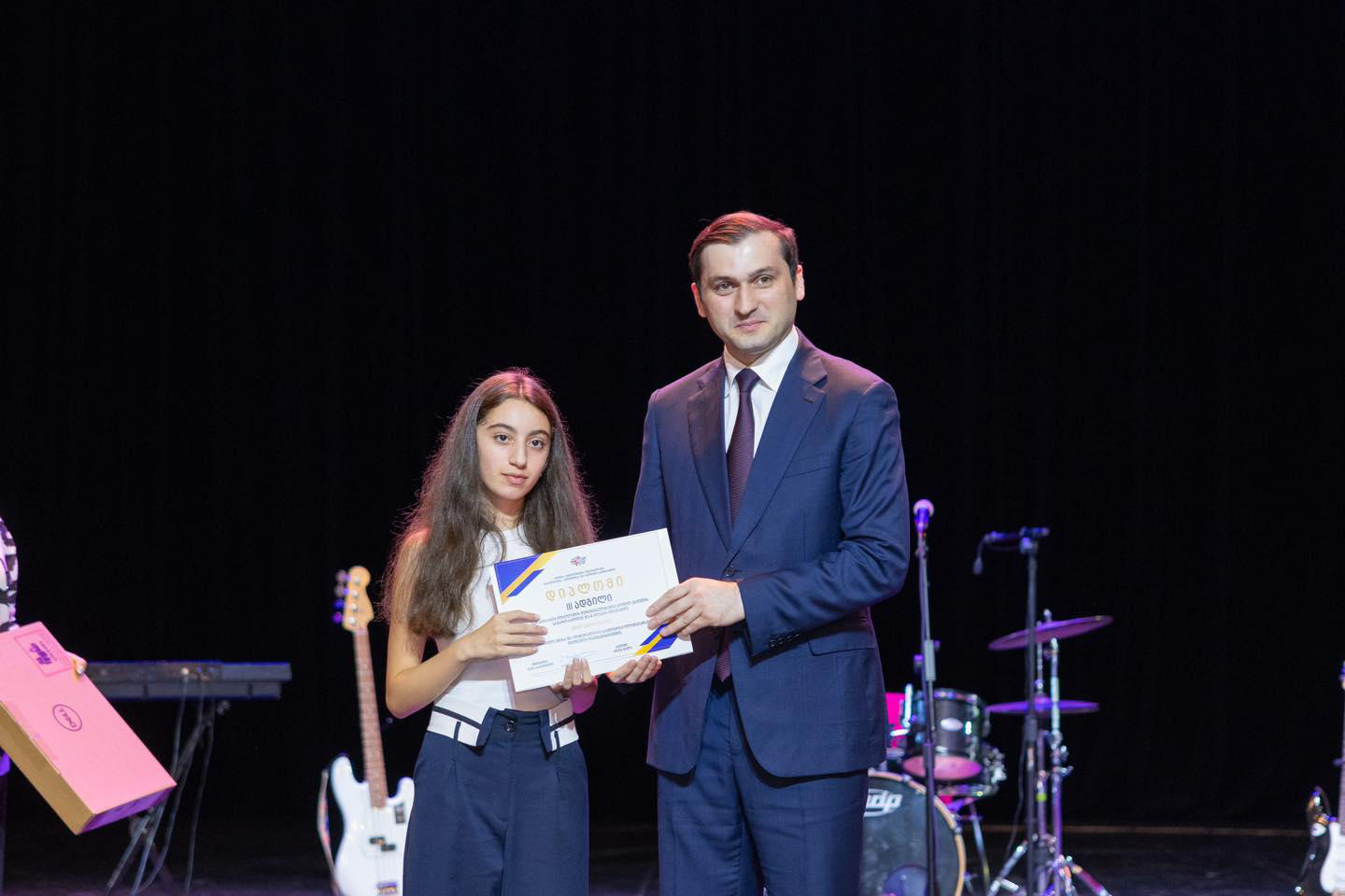 აჭარაში საგნობრივ ოლიმპიადასა და კონკურსებში გამარჯვებული 142 მოსწავლე დაჯილდოვდა