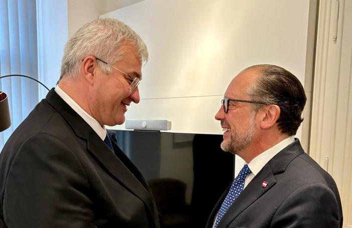 უკრაინის საგარეო საქმეთა მინისტრი ვენაში ავსტრიელ კოლეგას შეხვდა