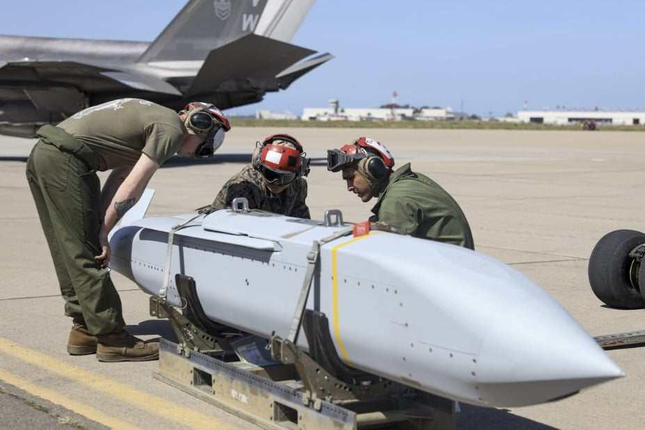 Politico - შესაძლოა, აშშ-მა უკრაინას F-16-ებისთვის რაკეტები გადასცეს