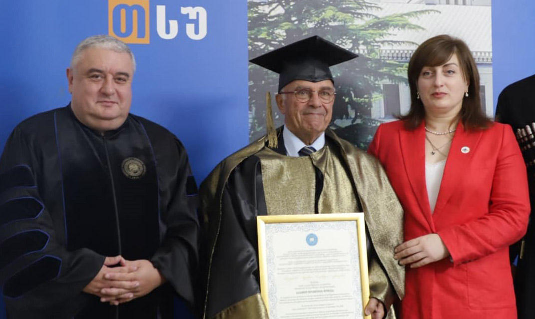 ჯაბა სამუშიამ ცნობილ მეცნიერს, პროფესორ ანდრეა ჯენაცანის უნივერსიტეტის საპატიო დოქტორის დიპლომი გადასცა