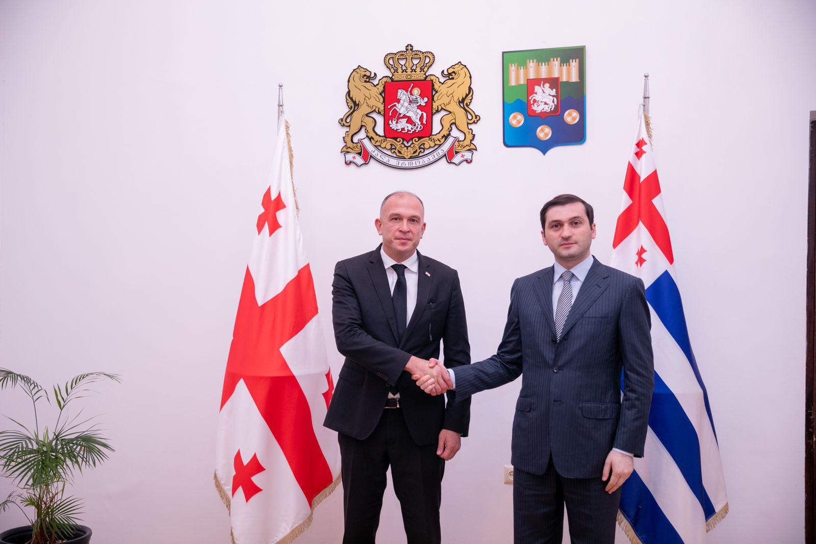 აფხაზეთისა და აჭარის ავტონომიური რესპუბლიკების მთავრობის თავმჯდომარეებმა პირველი ოფიციალური შეხვედრა გამართეს