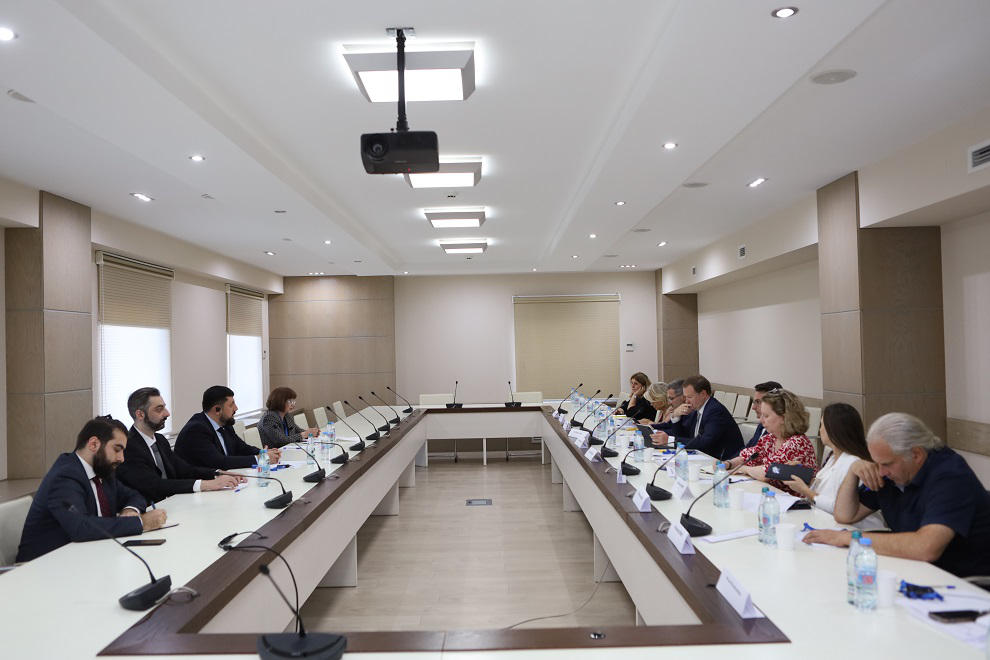 ანტიკორუფციული ბიუროს უფროსი საქართველოში ევროპის საბჭოს საპარლამენტო ასამბლეის  სადამკვირვებლო მისიის დელეგაციის ხელმძღვანელს შეხვდა