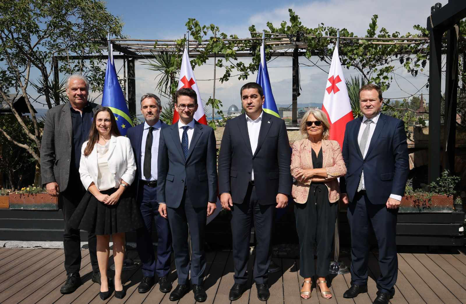 პარლამენტის თავმჯდომარე ევროპის საბჭოს საპარლამენტო ასამბლეის წინასაარჩევნო მისიის დელეგაციას შეხვდა