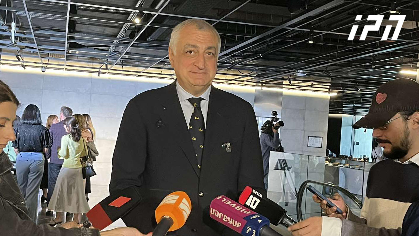 მამუკა ხაზარაძე - მთავრობის კომპლექტაცია მოხდება პრეზიდენტთან მჭიდრო კონსულტაციით - ასევე, მთავარი ამოცანაა, ლუსტრაციის კანონის მიღება, რათა რუსების მსახურები ვერასდროს მოვიდნენ ხელისუფლებაში