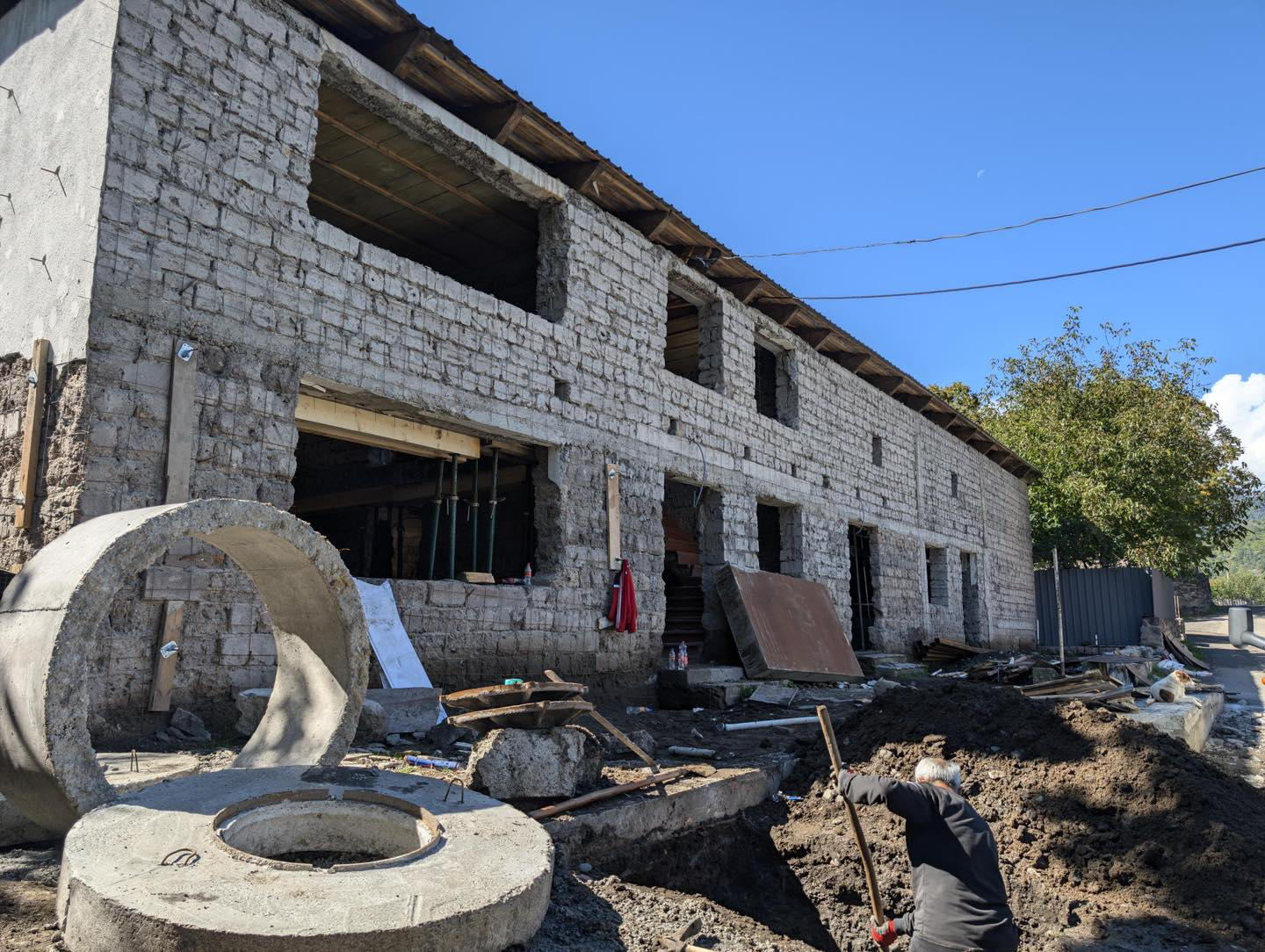 ბორჯომის მუნიციპალიტეტის სოფელ ჭობისხევში კლუბის შენობის რეაბილიტაცია მიმდინარეობს