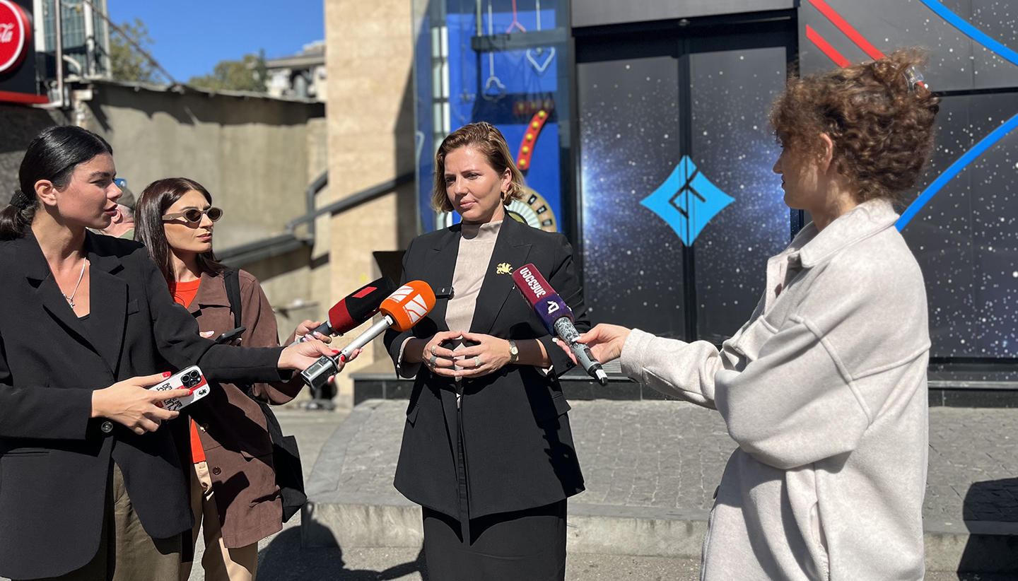 ანა დოლიძის განცხადებით, არჩევნებში გამარჯვების შემთხვევაში, კაზინოების, სლოტ-კლუბებისა და ონლაინ თამაშებისთვის გადასახადების გაზრდასა და ლიცენზიის მოსაკრებლის გაორმაგებას გეგმავენ