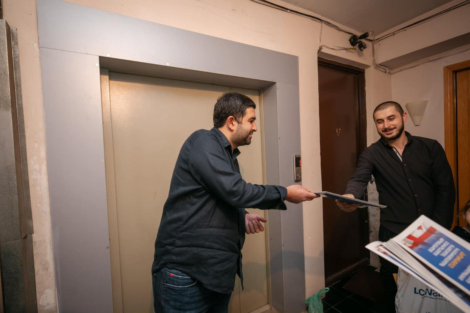 „ქართული ოცნების“ საარჩევნო კამპანიის ფარგლებში დელეგატი ნიკა ელისაშვილი ისნის რაიონის მოსახლეობასთან შეხვედრებს აგრძელებს