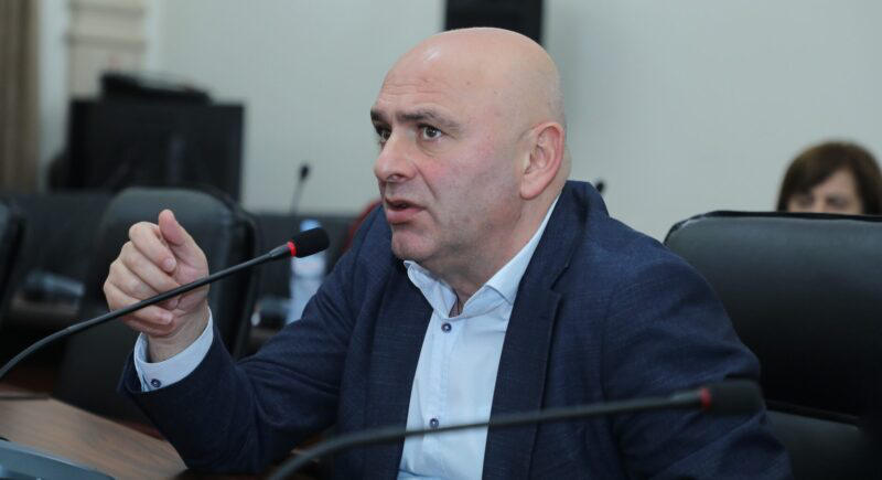 ბათუმის საკრებულოს თავმჯდომარე რამაზ ჯინჭარაძე გადადგა