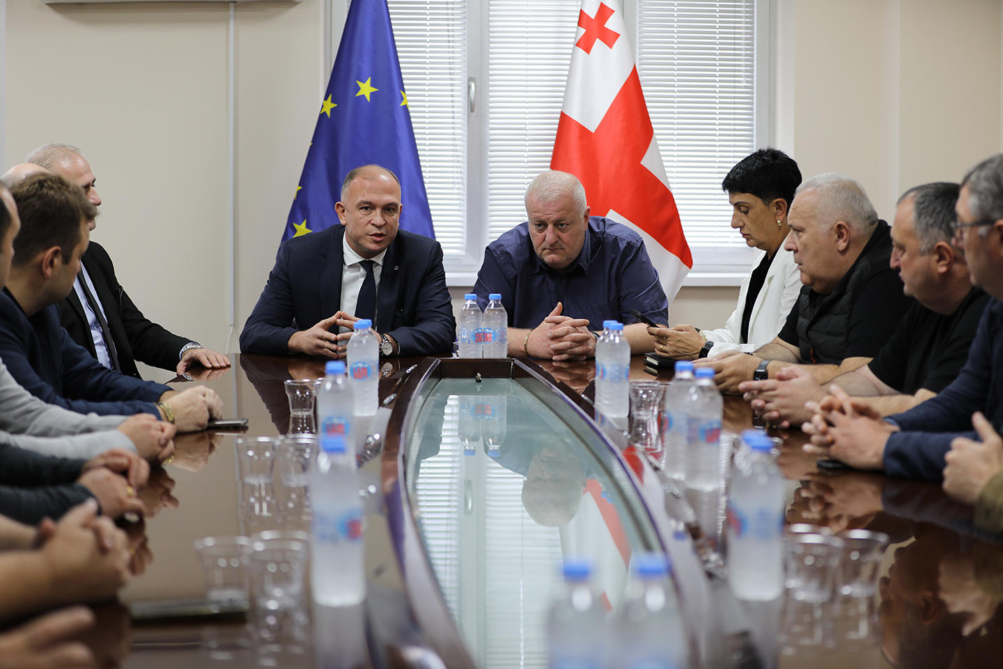 აფხაზეთის ავტონომიური რესპუბლიკის მთავრობის თავმჯდომარემ სამეგრელოს რეგიონში შეხვედრები გამართა