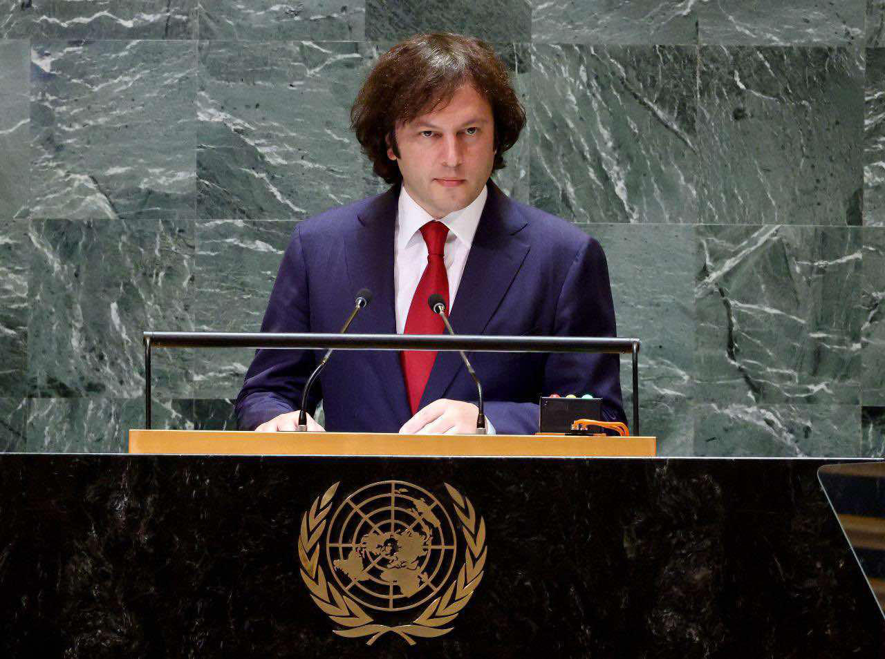 პრემიერი - მინდა, მივმართო ჩვენს ხალხს საოკუპაციო ხაზის მეორე მხარეს, აფხაზეთისა და ცხინვალის რეგიონებში: საოკუპაციო ხაზის ამ მხარეს ჩვენ ყოველთვის გულღიად მიგიღებთ - უნდა აღვადგინოთ ყველა დანგრეული ხიდი ჩვენს ქვეყანაში