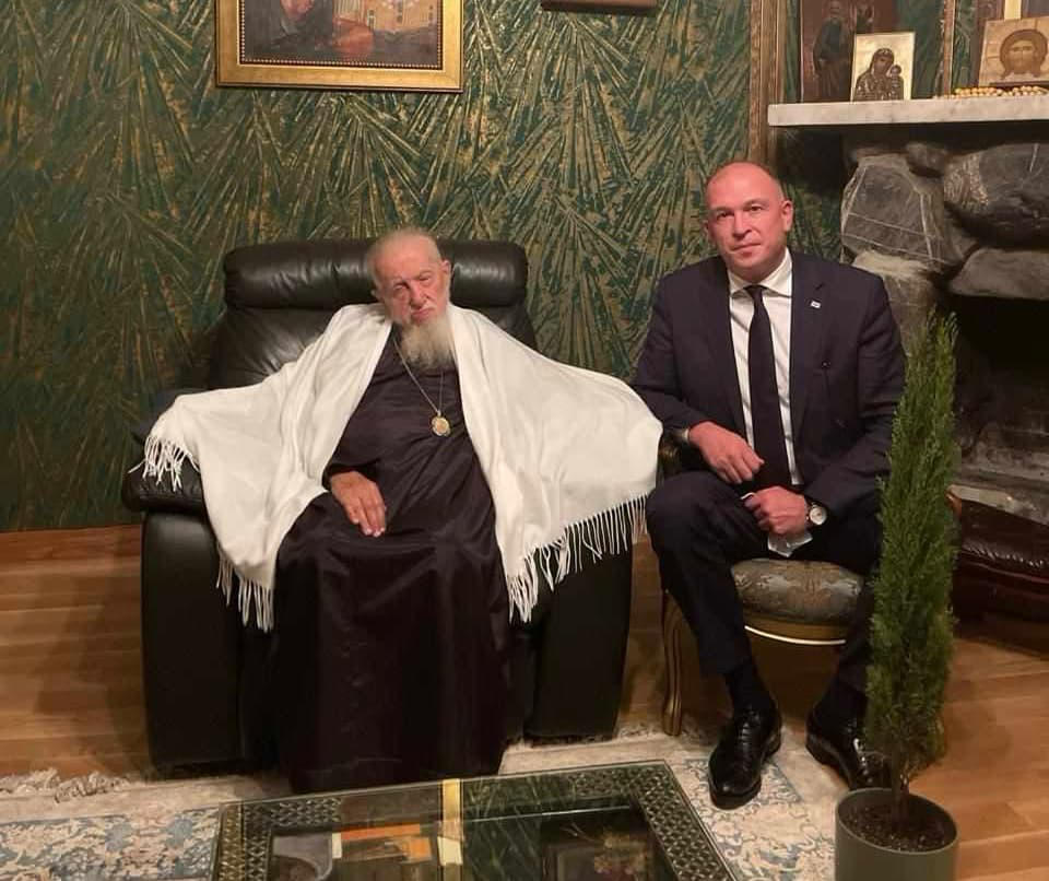 აფხაზეთის მთავრობის თავმჯდომარე პატრიარქს შეხვდა