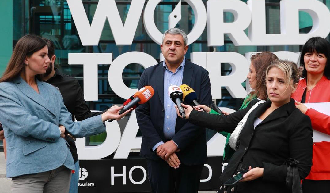 ზურაბ პოლოლიკაშვილი - „ტურიზმი და მშვიდობა“ ძალიან დიდი მოვლენაა, აქ არიან 40 ქვეყნის წარმომადგენლები და მინისტრები, რომლებიც ჩვენი ქვეყნის ტურისტულ პოტენციალს გაეცნობიან