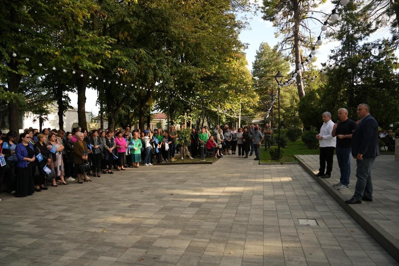 „ქართული ოცნების“ წინასაარჩევნო კამპანიის ფარგლებში ირაკლი ქადაგიშვილი ახმეტის რაიონის სოფლების მოსახლეობას შეხვდა