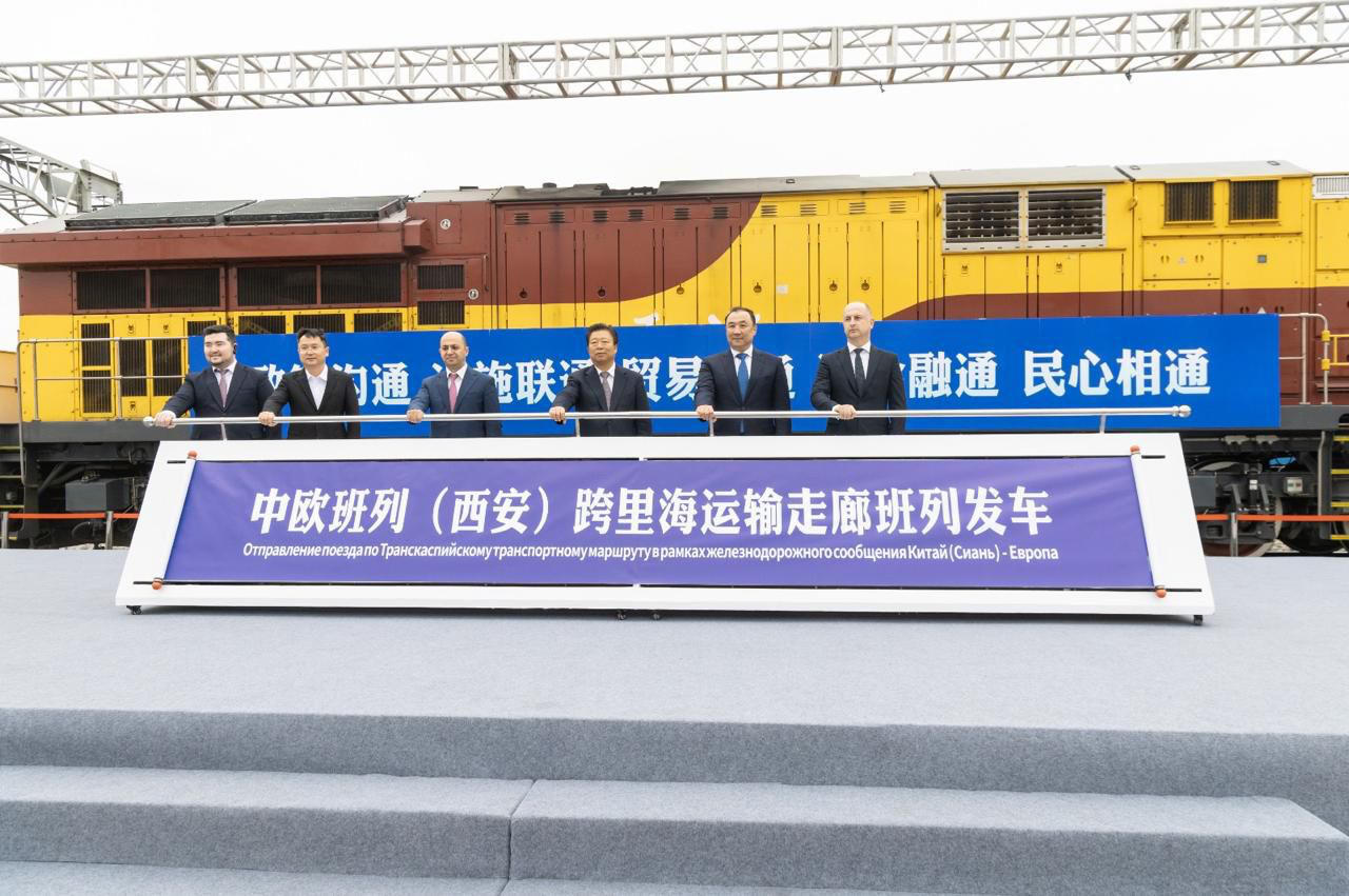 „საქართველოს რკინიგზის“ დელეგაციის ჩინეთის ქალაქ სიანში ვიზიტის ფარგლებში, საქართველოს, აზერბაიჯანის, ყაზახეთისა და ჩინეთის სარკინიგზო ადმინისტრაციების მონაწილეობით ოთხმხრივი სამუშაო შეხვედრა გაიმართა