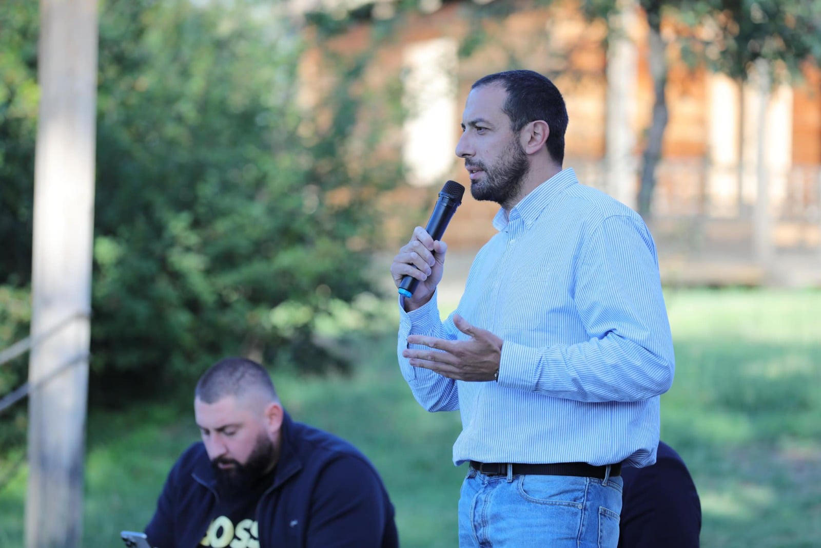 „ქართული ოცნების“ დელეგატი ზუკა რურუა წინასაარჩევნო კამპანიის ფარგლებში შეხვედრებ ვაკის რაიონის მოსახლეობასთან  აგრძელებს