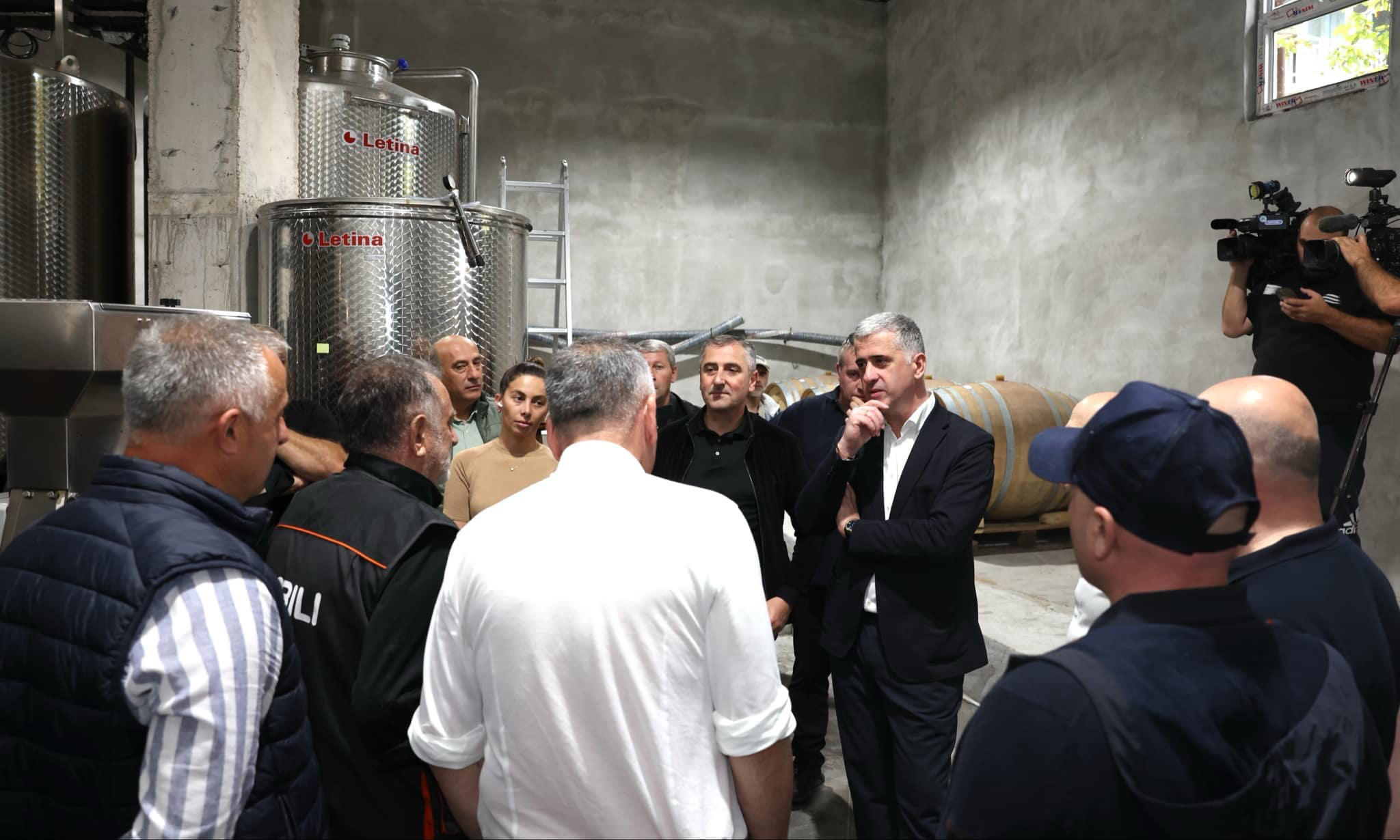 ოთარ შამუგია - რაჭაში კერძო კომპანიები აქტიურად არიან ჩართული ყურძნის ჩაბარება-გადამუშავების პროცესში