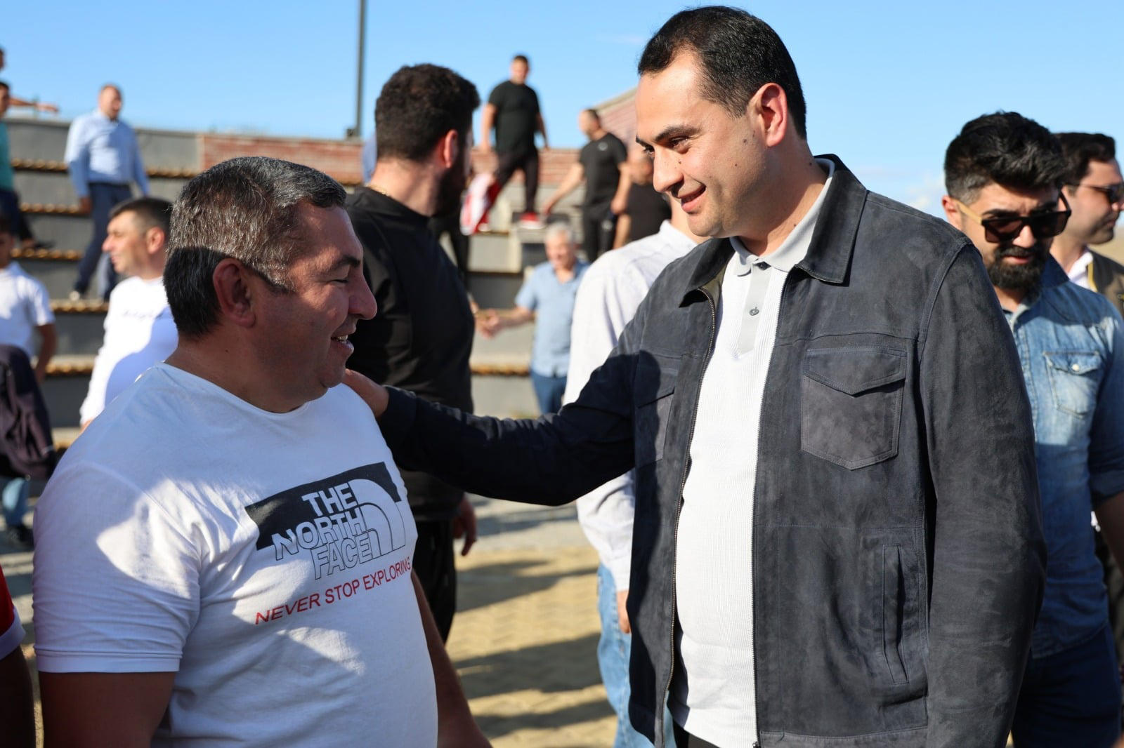 „ქართული ოცნების“ საარჩევნო კამპანიის ფარგლებში დელეგატი ზაურ დარგალი მარნეულის მუნიციპალიტეტში სპორტსმენებს შეხვდა