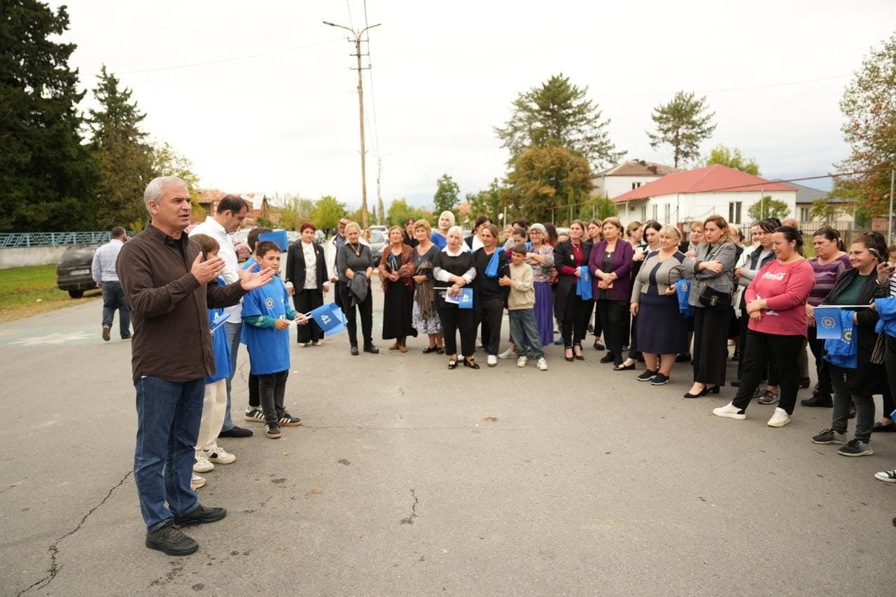 პარტია „ქართული ოცნება - დემოკრატიული საქართველოს“ წინასაარჩევნო კამპანიის ფარგლებში დელეგატი ირაკლი ქადაგიშვილი ლაგოდეხის მოსახლეობას შეხვდა