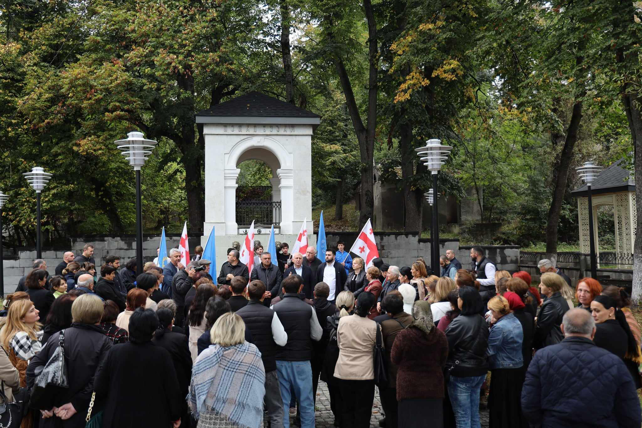 „ქართული ოცნების“ დელეგატი დავით შერაზადიშვილი თეთრიწყაროს მოსახლეობასთან შეხვედრებს აგრძელებს