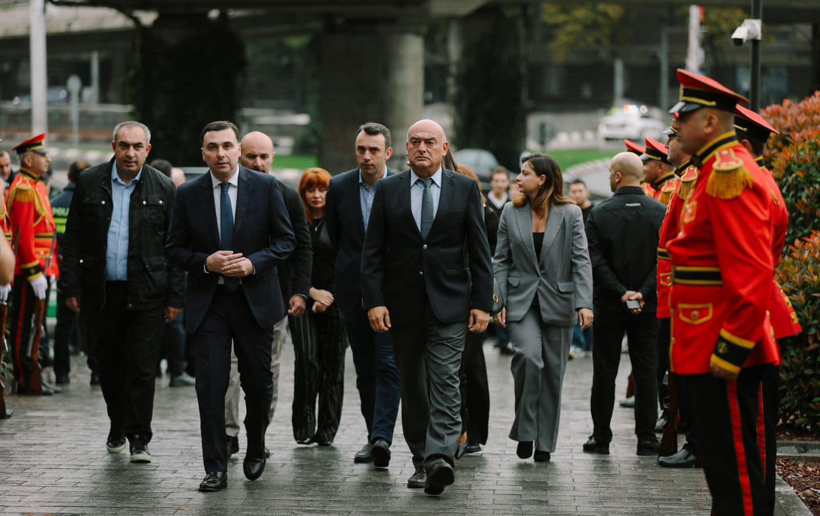 გიორგი ტყემალაძემ და საკრებულოს წევრებმა სოხუმის დაცემის დღესთან დაკავშირებით, აფხაზეთში დაღუპულ გმირთა მემორიალი გვირგვინით შეამკეს