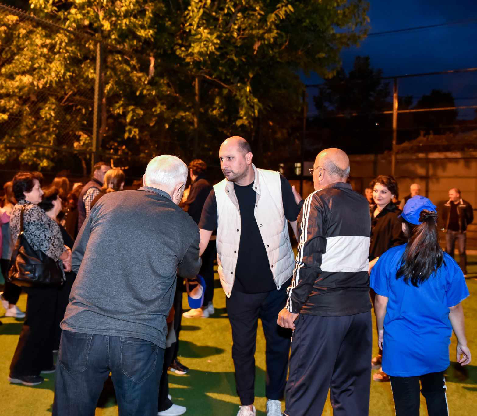 „ქართული ოცნების“ ნაძალადევის რაიონის დელეგატი სანზონისა და ზღვისუბნის მოსახლეობას ხვდება