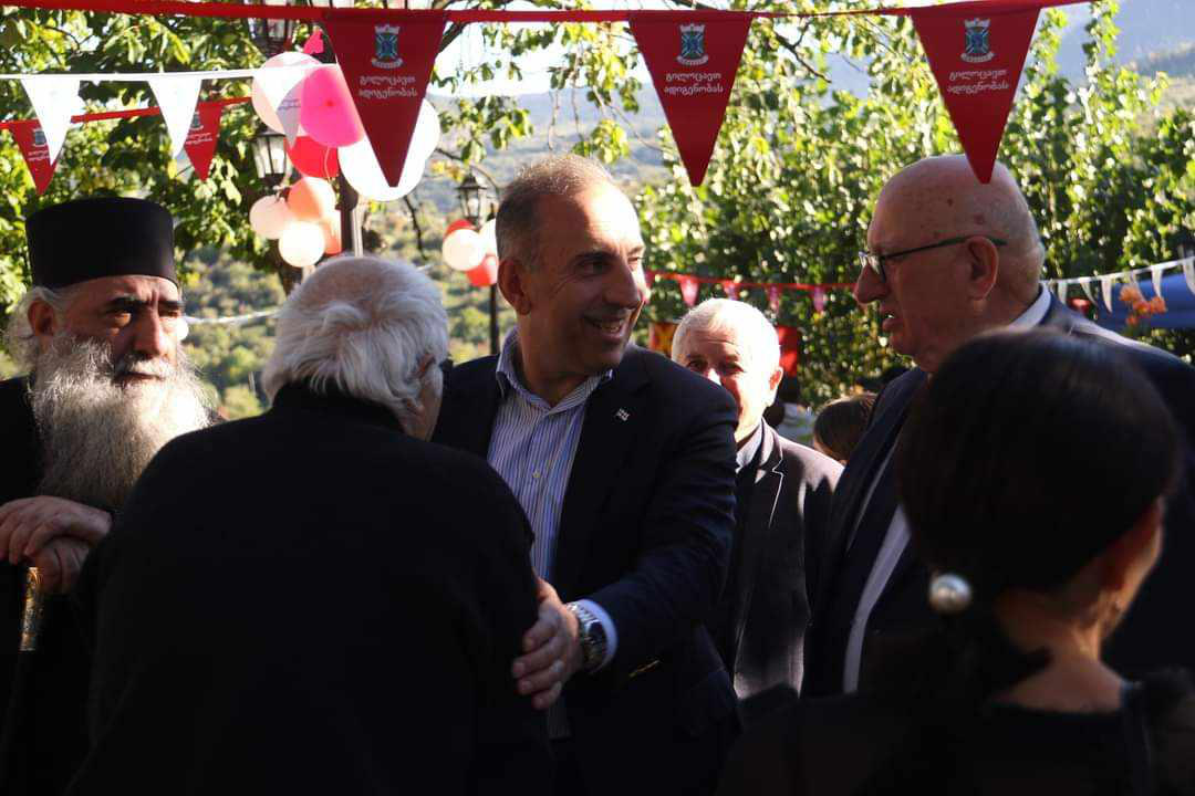 „ქართული ოცნების“ დელეგატმა ანტონ ობოლაშვილმა მოსახლეობასთან ერთად დღესასწაული „ადიგენობა“ აღნიშნა