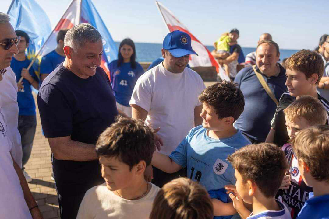 „ქართული ოცნება - დემოკრატიული საქართველოს“ წინასაარჩევნო კამპანიის ფარგლებში შეხვედრები ქობულეთის  მოსახლეობასთან გრძელდება