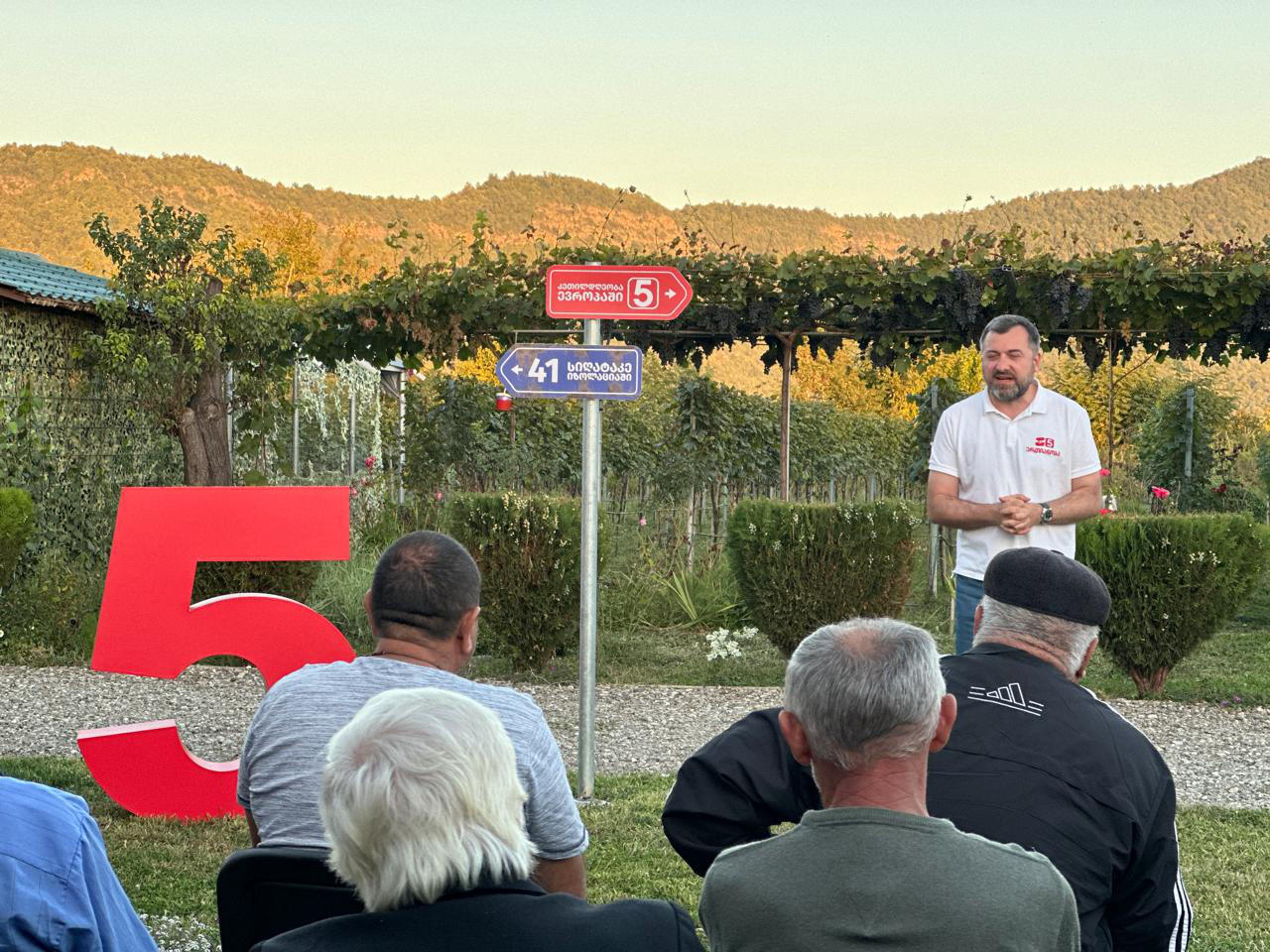 გია ჯაფარიძე - სწორედ კახეთიდან ჩანს, რამდენად მოსაფრთხილებელი ქვეყანა გვაქვს, მაგრამ ამ ქვეყანას არ უფრთხილდებიან - ევროკავშირში გაწევრიანების პროცესი შეჩერებული გვაქვს და ამის მიზეზი არის „ქართული ოცნება“