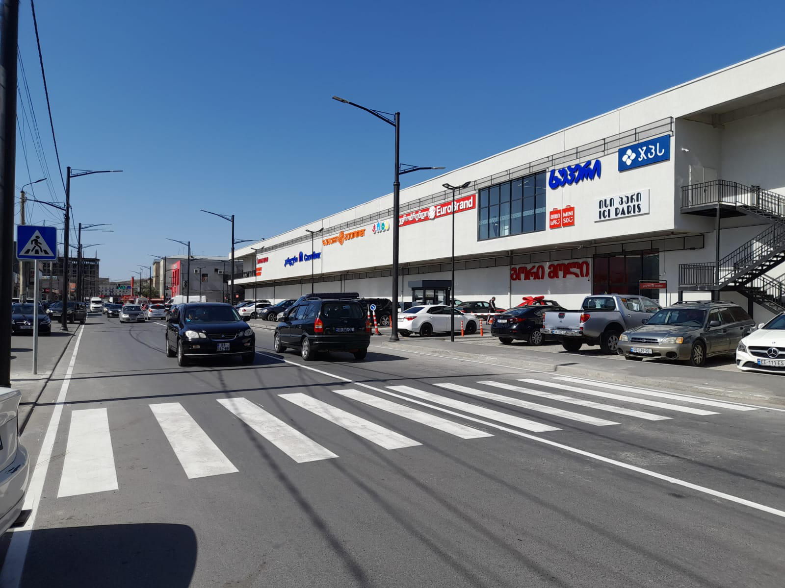 გორის მერია - პუშკინის ქუჩაზე უკვე დასრულდა ტრანსპორტის სავალი ნაწილის მოასფალტება და ტროტუარების მოწყობა