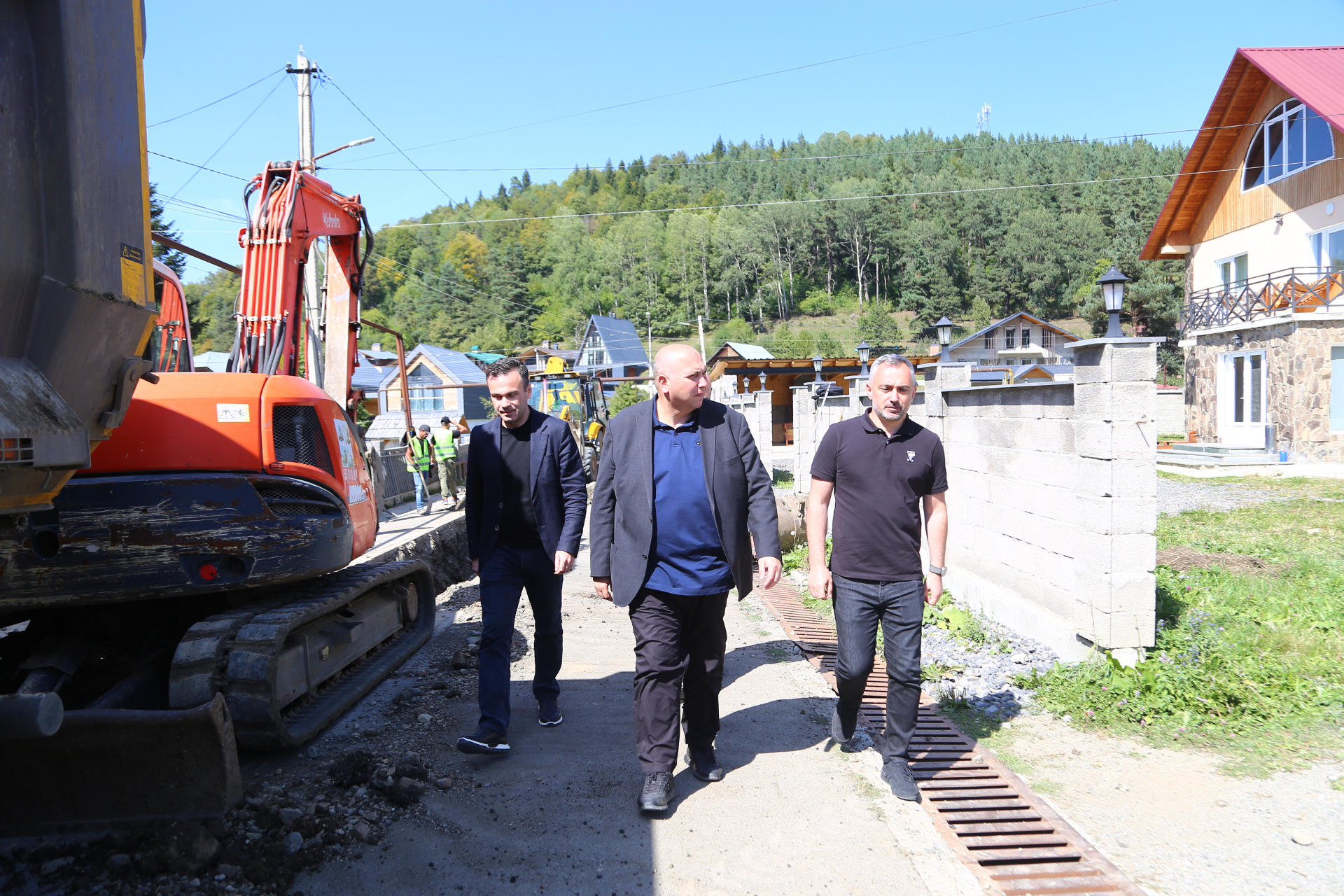 ბაკურიანში წყალმომარაგებისა და წყალარინების ინფრასტრუქტურის სამშენებლო სამუშაოები გრძელდება