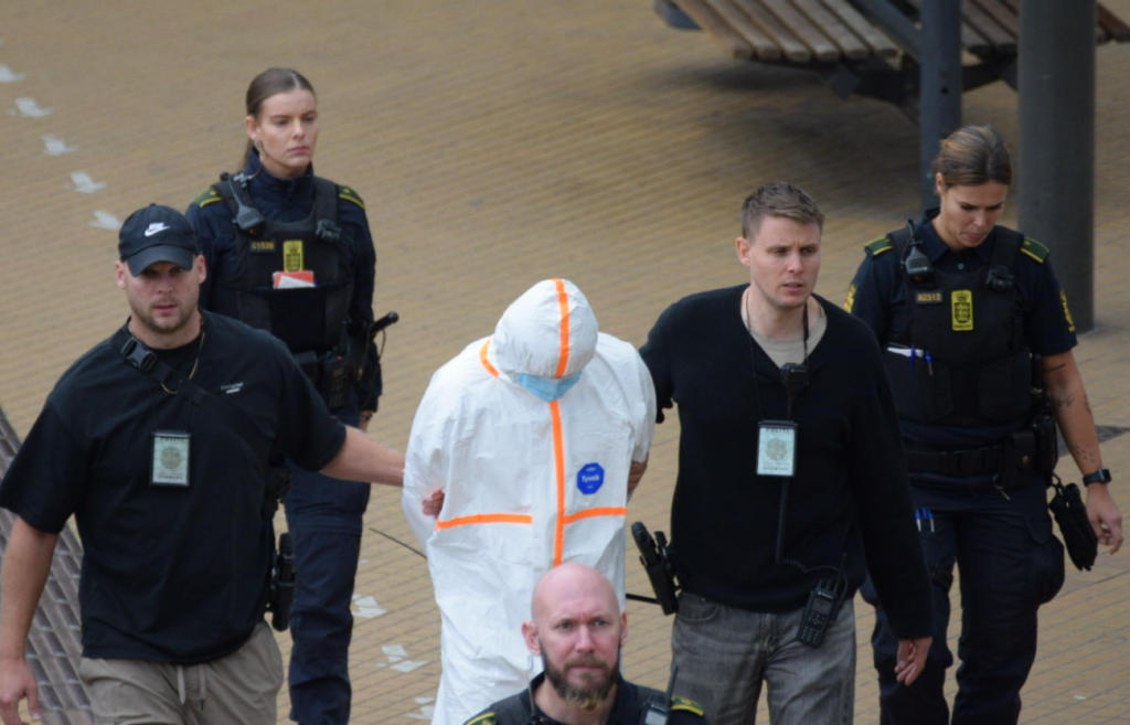 კოპენჰაგენში, ისრაელის საელჩოსთან მომხდარ აფეთქებებთან დაკავშირებით პოლიციამ სამი ადამიანი დააკავა