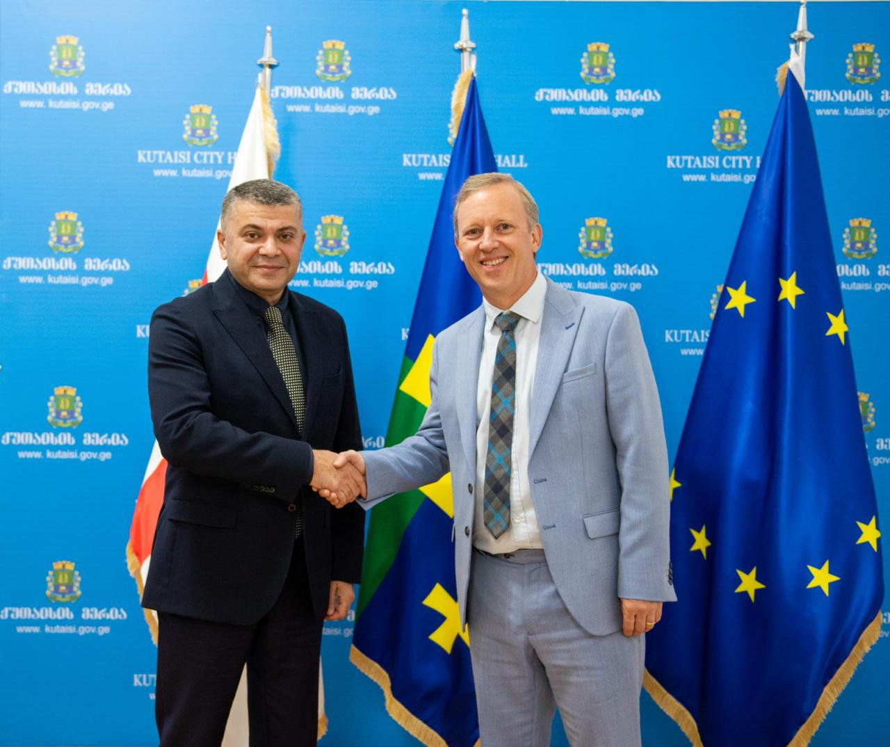 ქუთაისის მერის მოვალეობის შემსრულებელმა დავით ერემეიშვილმა საქართველოში გაერთიანებული სამეფოს ახალ ელჩს გარეტ უორდის უმასპინძლა