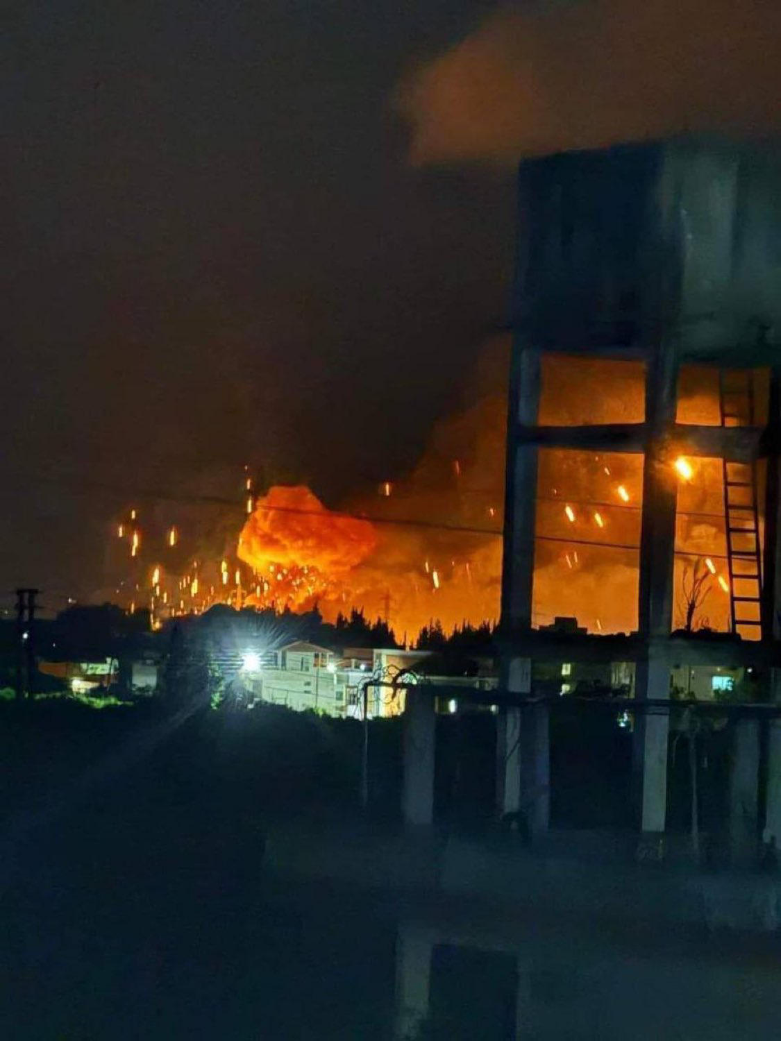 ისრაელმა სირიის ქალაქ ჯაბლაში იარაღის საწყობი დაბომბა