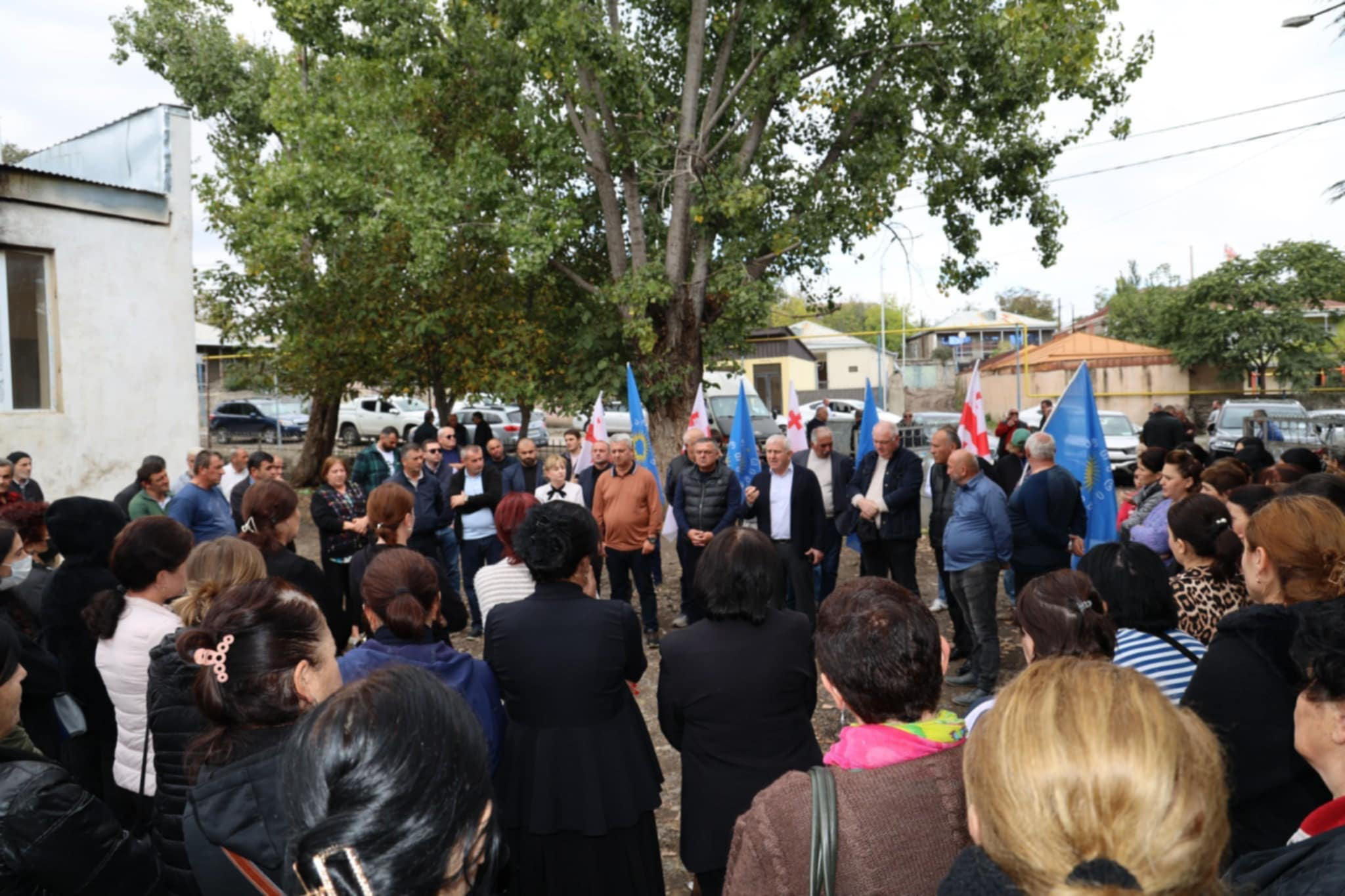 „ქართული ოცნება - დემოკრატიული საქართველო“ წინასაარჩევნო კამპანიის ფარგლებში შეხვედრებს თეთრიწყაროს სოფლებში აგრძელებს