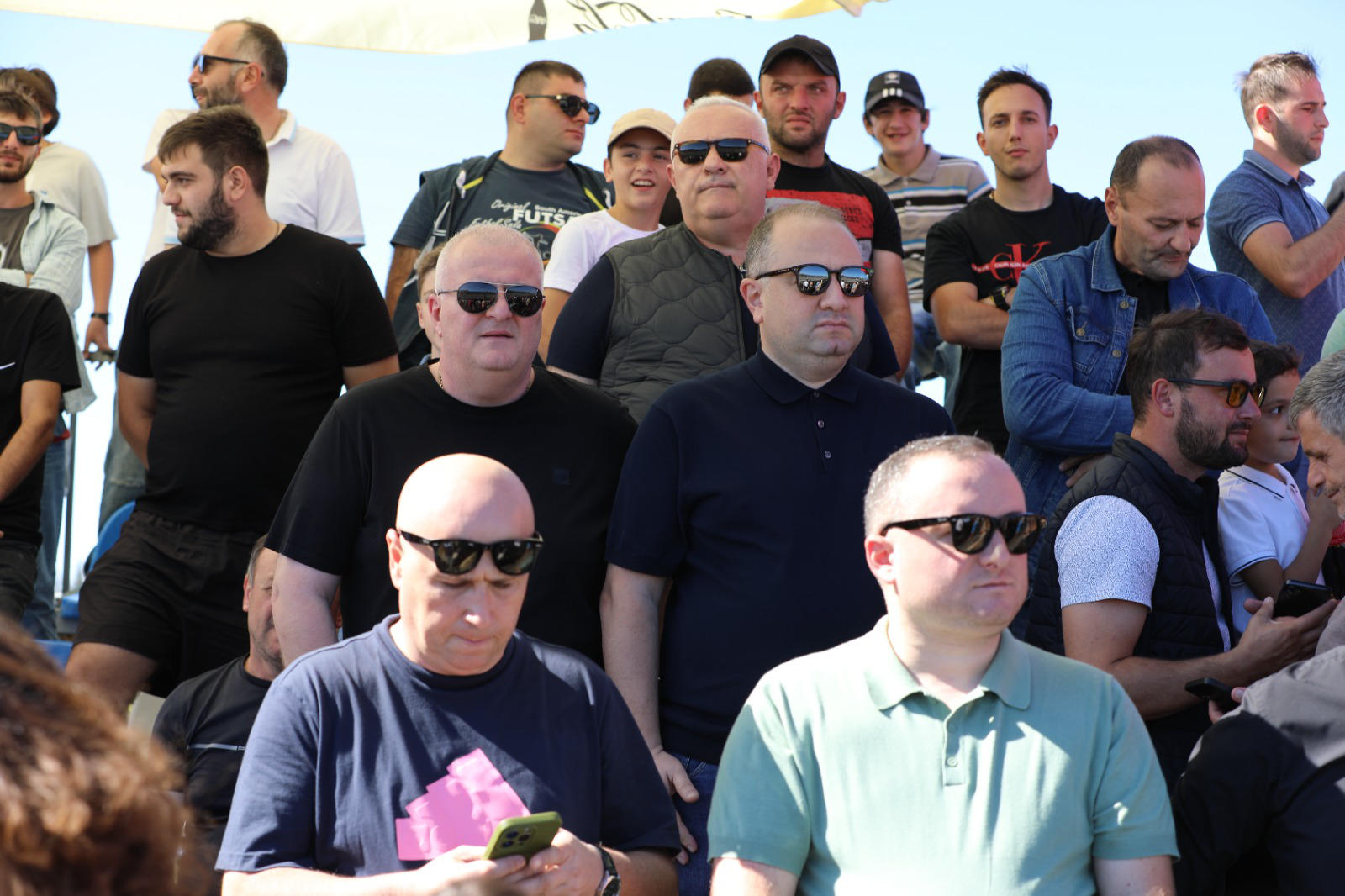 დავით კოდუა - ძალიან მიხარია, რომ ამ დღეს ჩვენთან ერთად არის მსოფლიო დონის ავტომრბოლელი დათა ქაჯაია - ავტორბოლა სიმბოლურად ჩვენი გარბენით დაიწყო