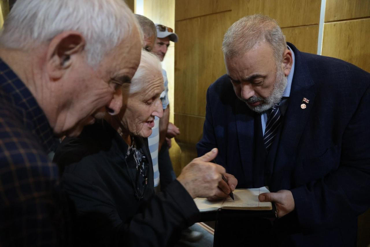 კობა კობალაძე ზუგდიდში ვეტერანებს შეხვდა