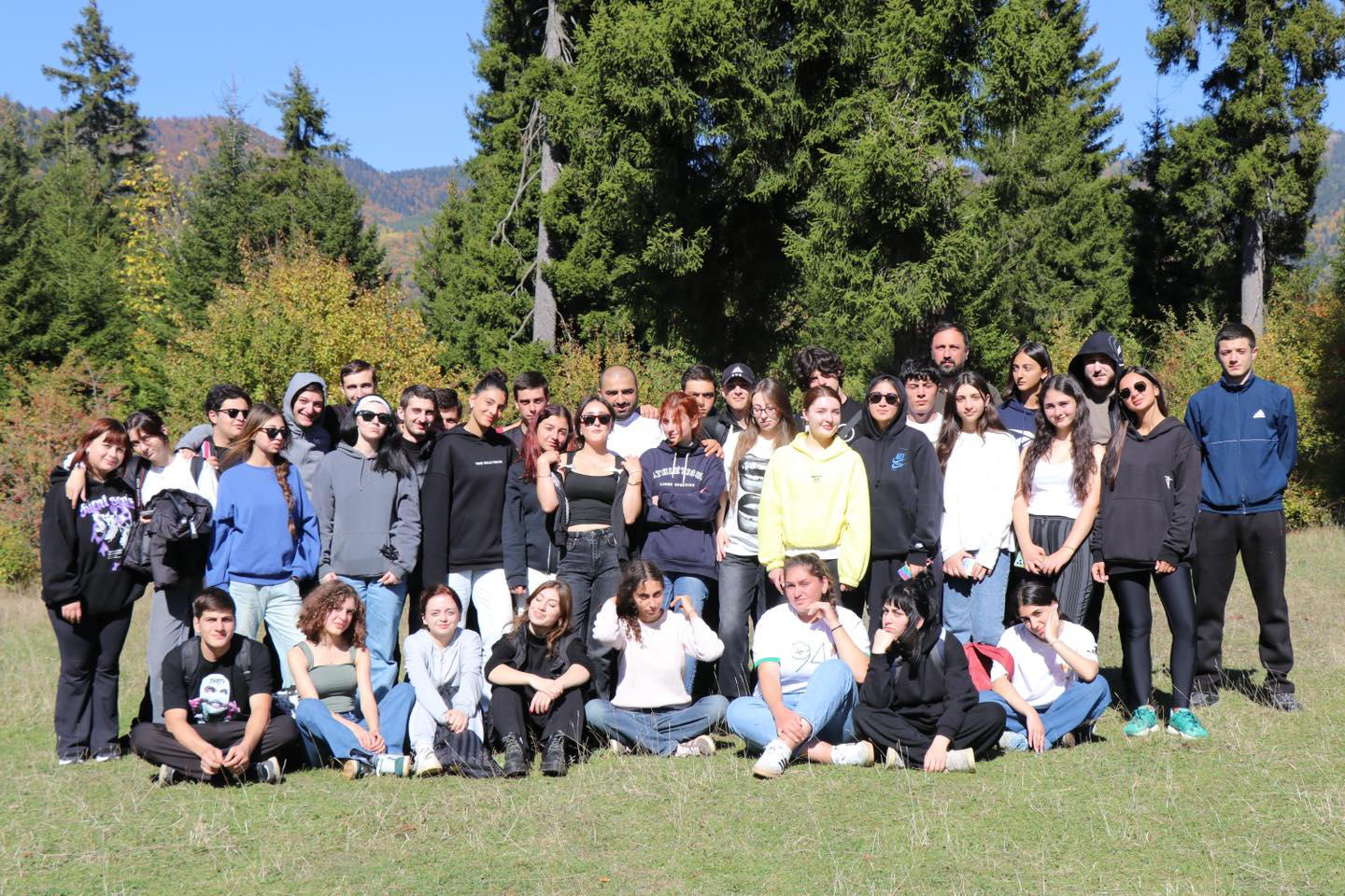 ბორჯომის მერია - ახალგაზრდებისთვის, ახალგაზრდული ბანაკის ფარგლებში, სოფელ მზეთამზეში 2-დღიანი ლაშქრობა მოეწყო