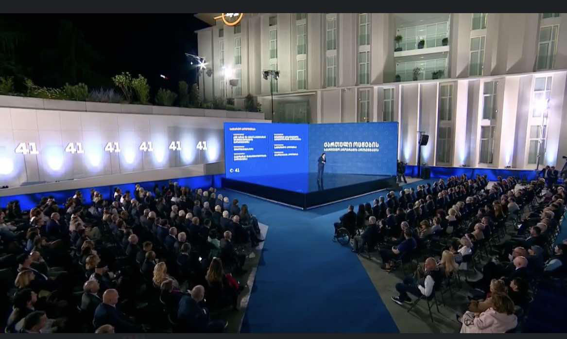 პრემიერი - ოპოზიციას უყვარს ხოლმე საუბარი - სად არის 2012 წელს დაპირებული 100 საწარმოო, ბიზნესის მხარდაჭერის პროგრამებით, 2012 წლიდან დღემდე შეიქმნა 700 ახალი საწარმო, ხოლო 800 გაფართოვდა და გადაიარაღდა