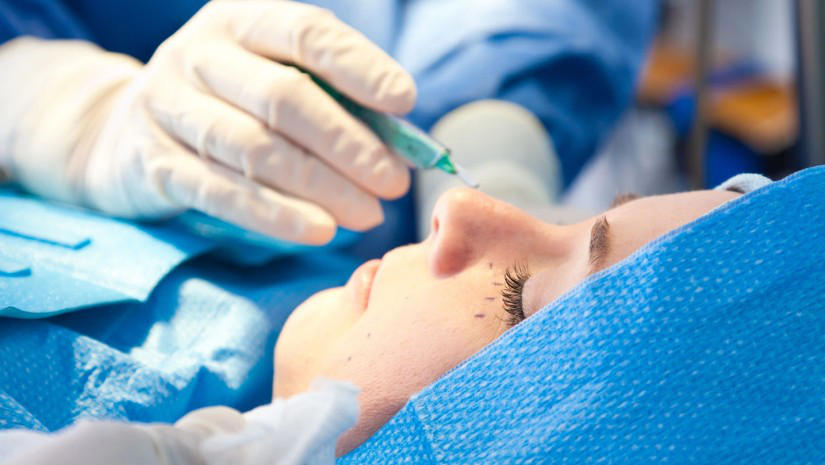 გასულ წელს საქართველოში, ქალებმა მკერდზე 408 პლასტიკური ოპერაცია ჩაიტარეს, ასევე, ჩატარდა 1720 ცხვირის პლასტიკური ოპერაცია