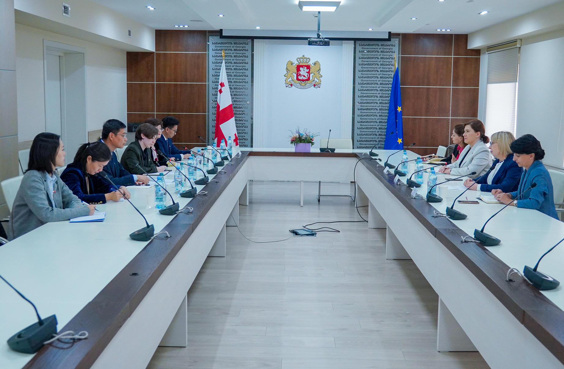 სახელმწიფო მინისტრის პირველი მოადგილე ლია გიგაური ჩინეთის სახალხო რესპუბლიკის ჩრდილოეთ მინზუს ეთნიკური უმცირესობების უნივერსიტეტის დელეგაციას შეხვდა